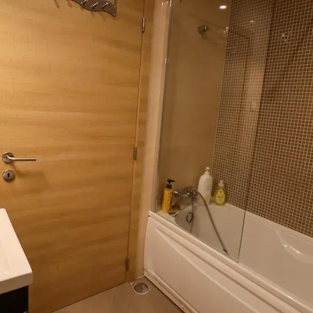 A 50 Metros Do Santuario De アパート ファティマ