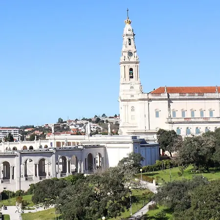 A 50 Metros Do Santuario De *