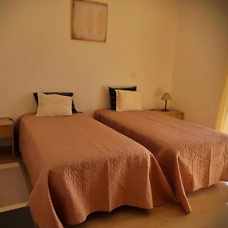 A 50 Metros Do Santuario De Apartament *