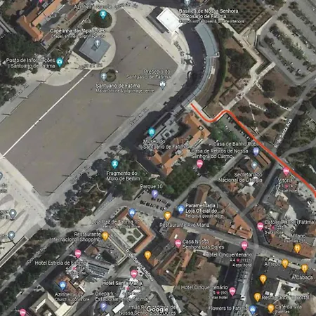 A 50 Metros Do Santuário De *