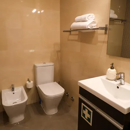 A 50 Metros Do Santuário De *