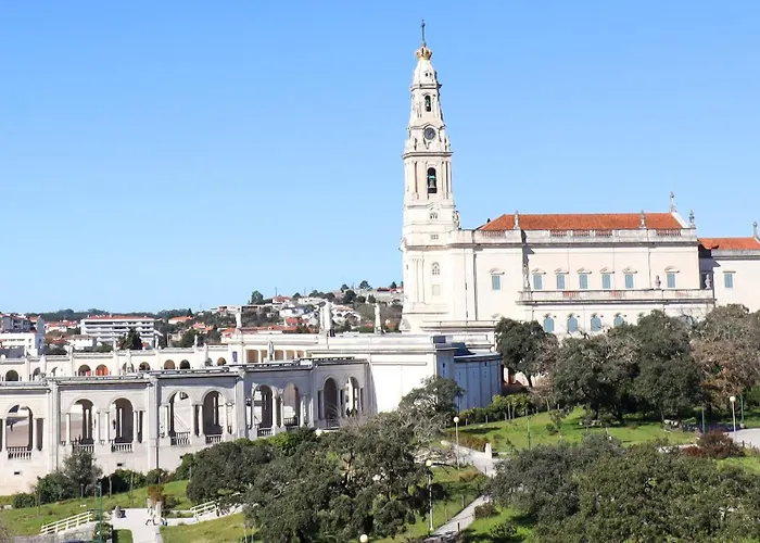 A 50 Metros Do Santuario De *